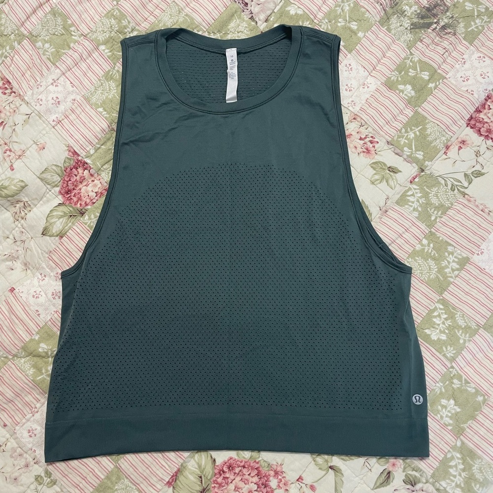 Lululemon Breeze tank in Forest Green size 10
